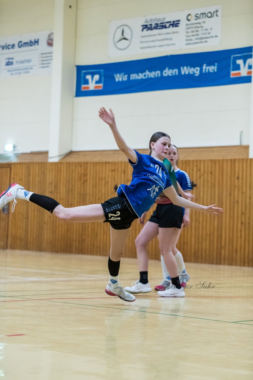 Bild 356 - wCJ TSV Ellerau - HSG Kremperheide/Muensterdorf : Ergebnis: 22:20